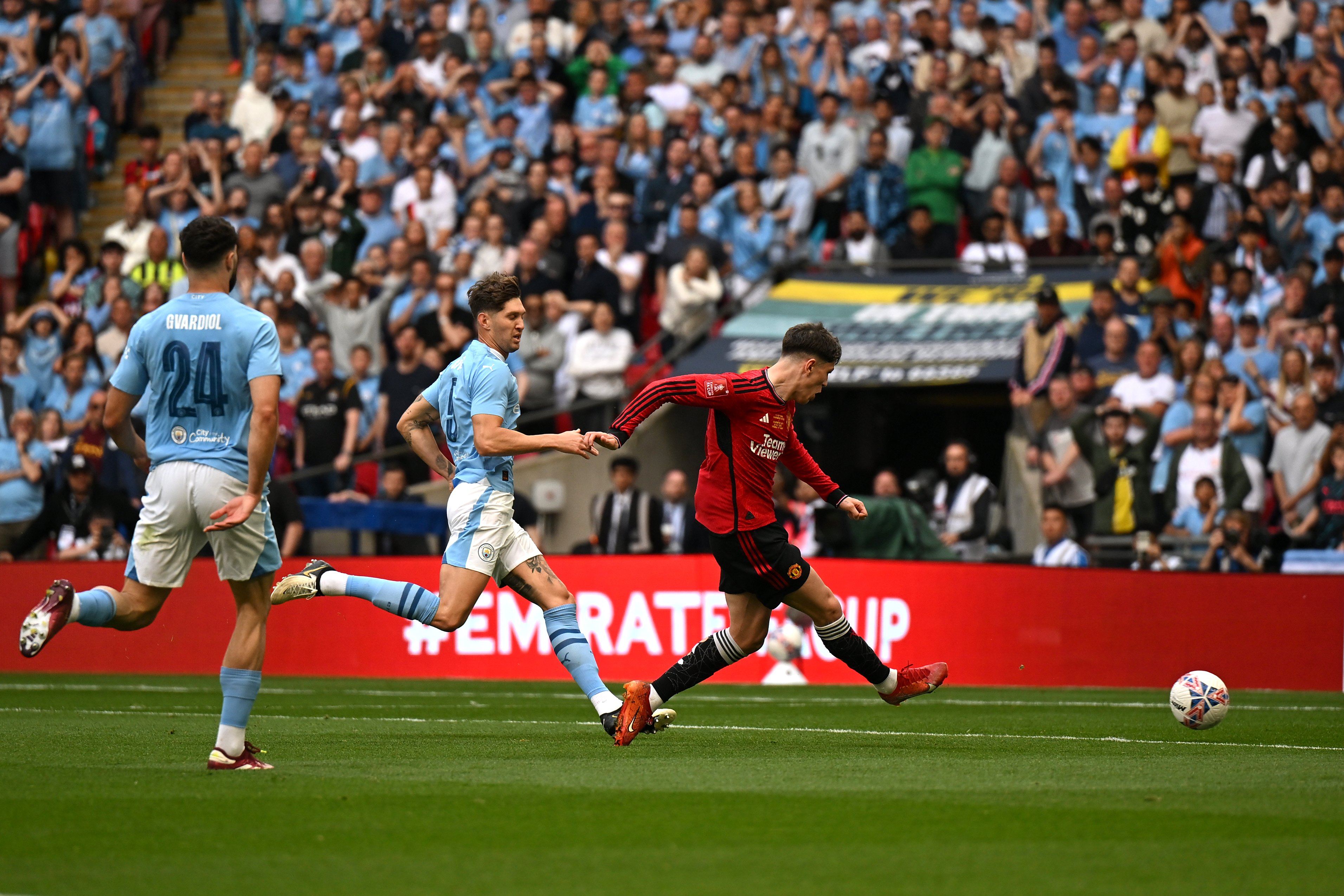 开云体育平台APP-切尔西鏖战曼联，福登带队取胜