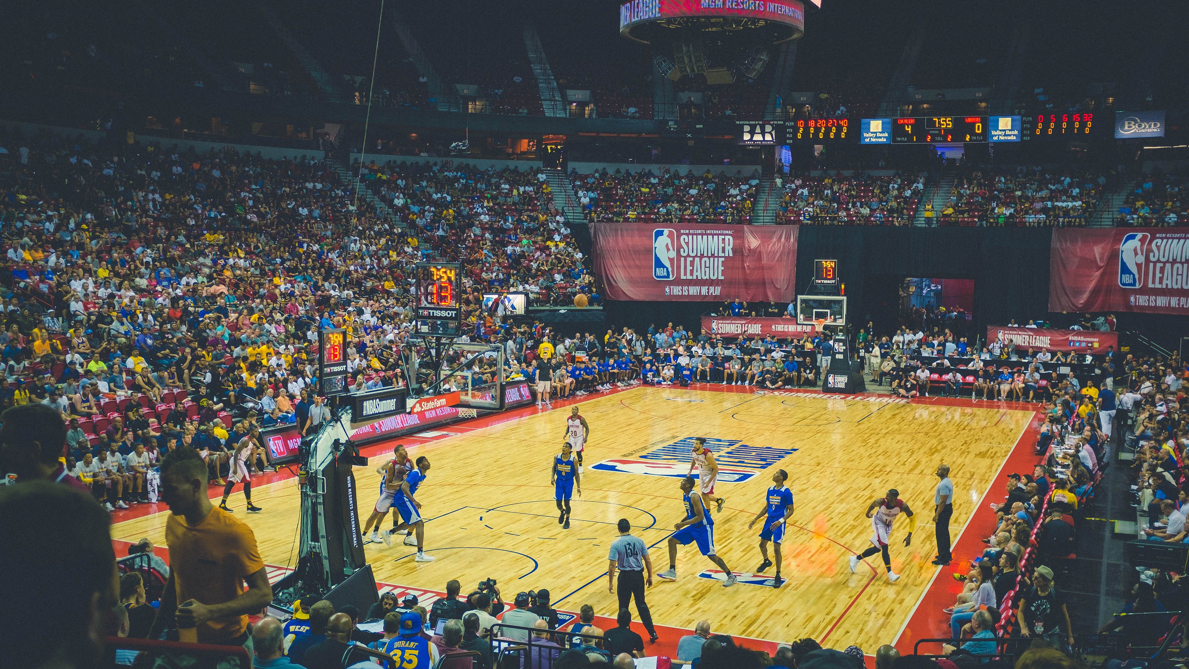 冰与火的对决，当欧冠淘汰赛的焦点战遇上掘金的火力压制